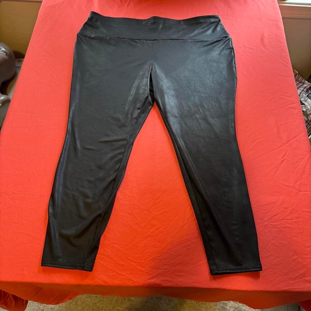 Black Terra Sky leggings w/ a polyester & spandex blend- Size Womens 1X (16-18W)
